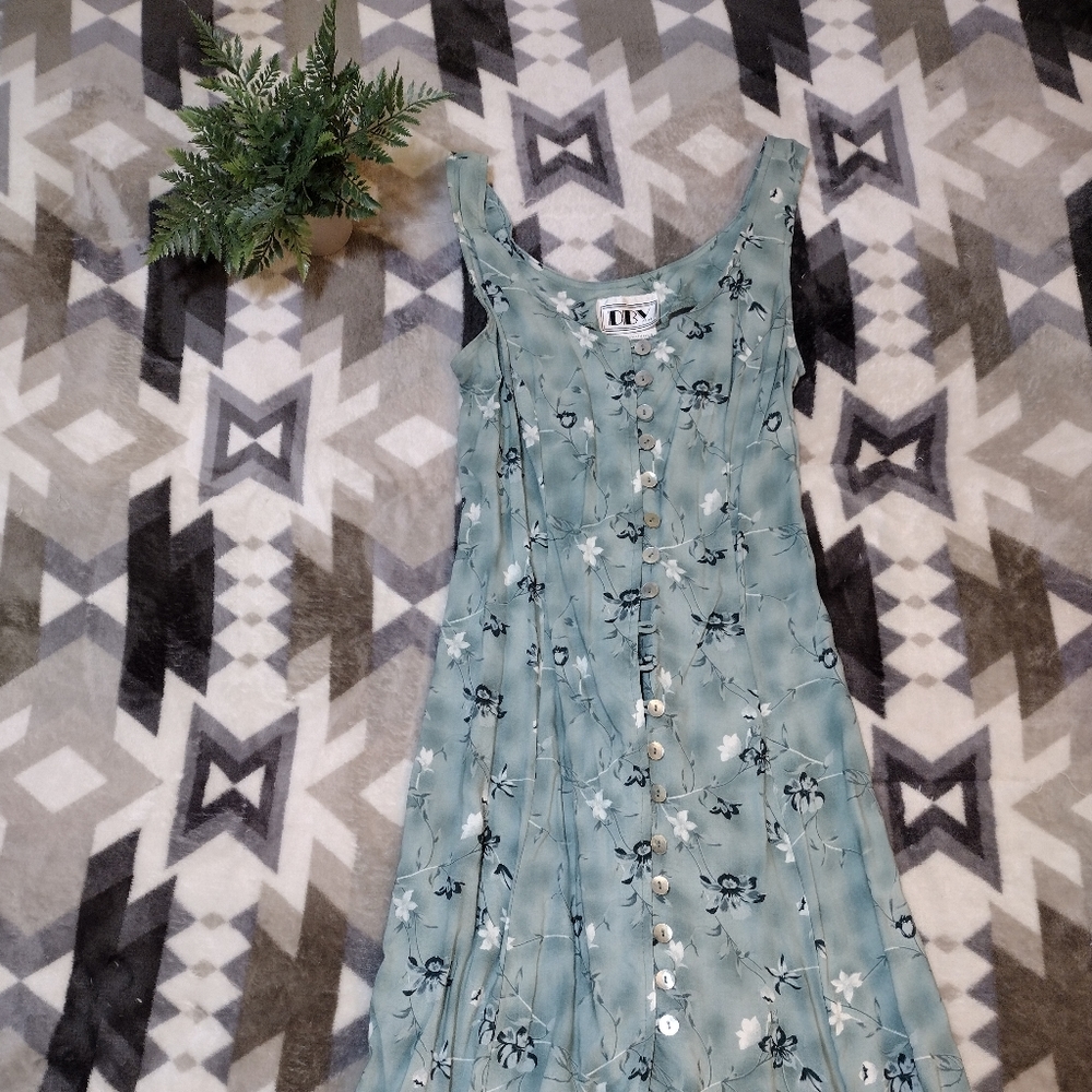 🌿 DBY Floral Dress
